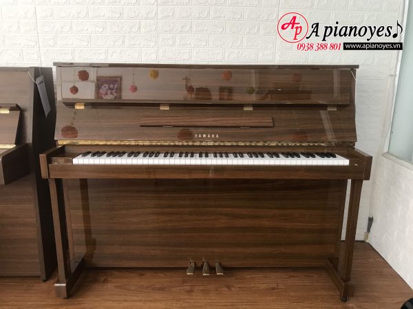 Piano YAMAHA MC204