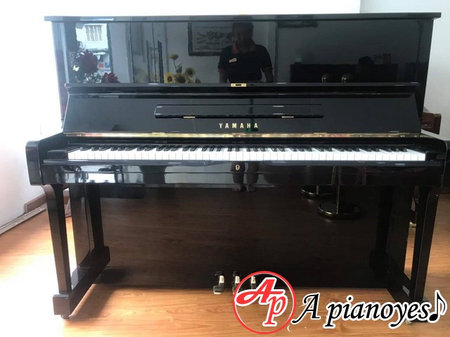 Piano Yamaha U1H