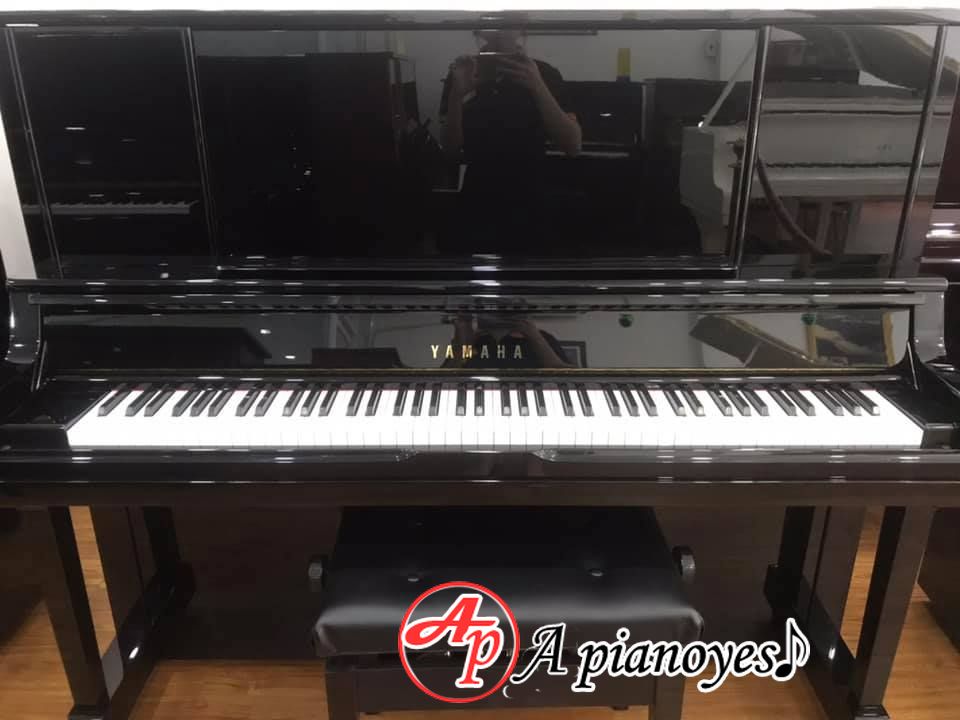 piano yamaha ux30a